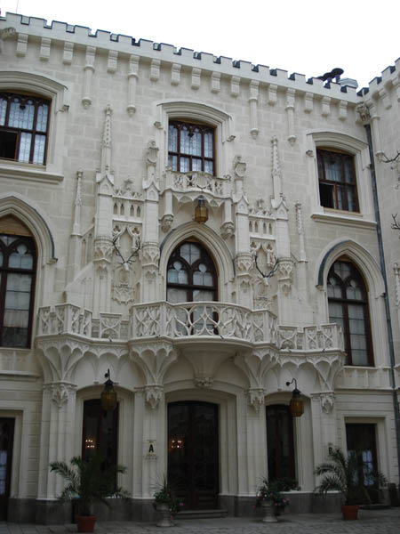 Hluboka 1