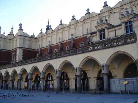 Halle aux Draps 1