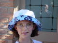 Stephanie avec chapeau
