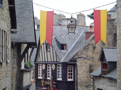 Dinan 4